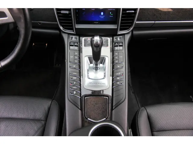 Porsche Panamera 4.8 S 2012 Benzine 24