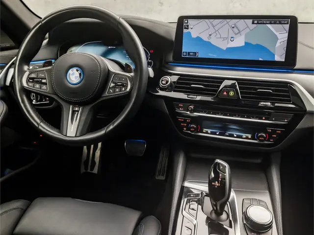 BMW 5 Serie 545e xDrive M Sport 2023 Hybride Benzine 7