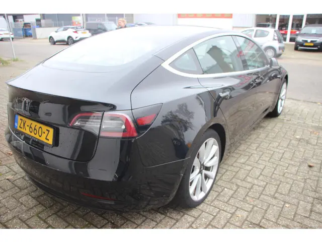 Tesla Model 3 Standard RWD Plus 60 kWh 2019 Elektrisch 18