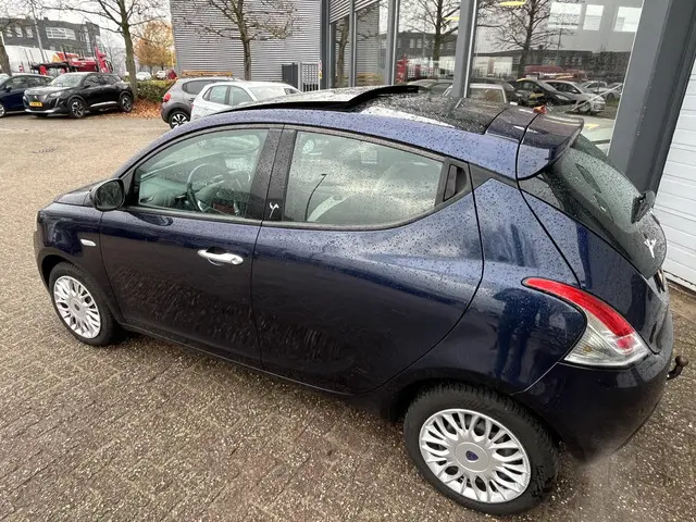 Lancia Ypsilon 0.9 TwinAir Gold 2016 Benzine 21