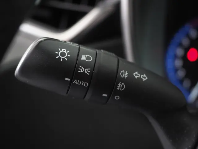 Toyota Corolla 2.0 Hybrid Executive 2019 Hybride Benzine 12