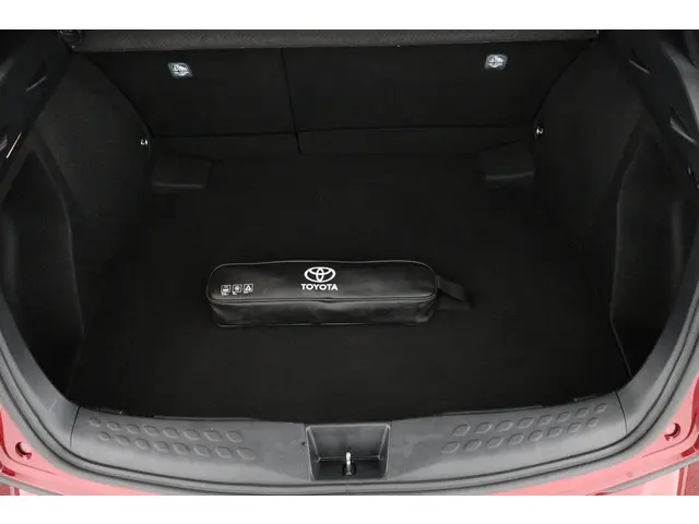 Toyota C-HR 1.8 Hybrid Style 2019 Hybride Benzine 29