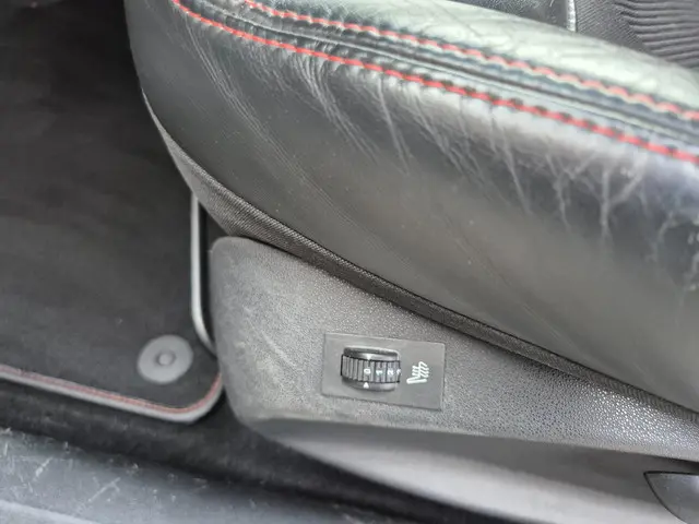 Peugeot 208 1.6 THP GTi 2013 Benzine 15