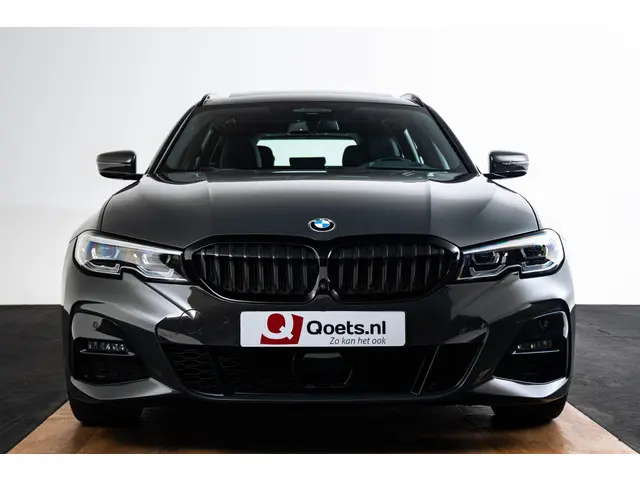 BMW 3 Serie Touring 330i Executive Edition 2020 Benzine 36