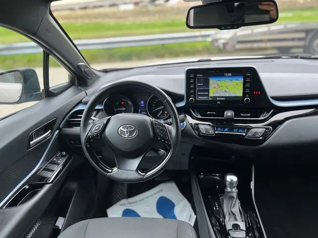 Toyota C-HR 2.0 Hybrid First Edition 2020 Hybride Benzine 8