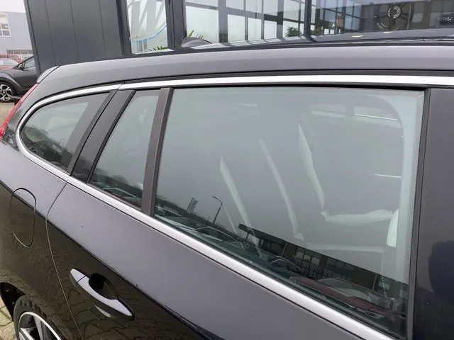 Volvo V60 1.6 T3 R-Design 2013 Benzine 8
