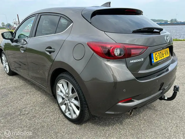 Mazda 3 2.0 SkyActiv-G 120 GT-M 2017 Benzine 4