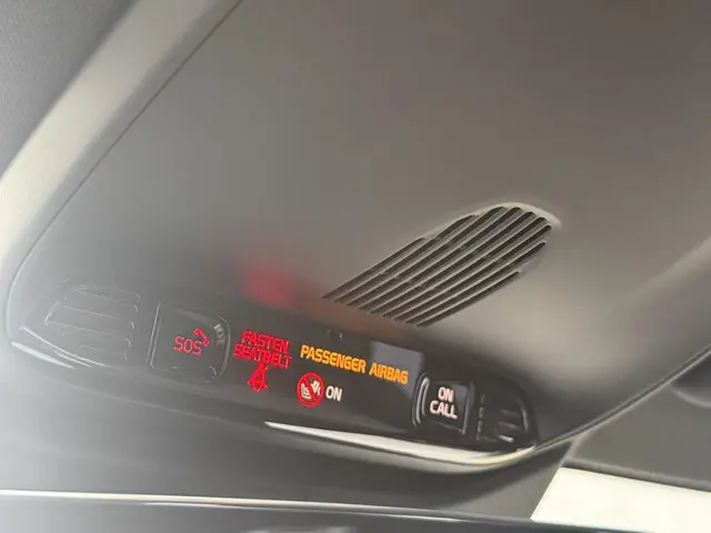 Volvo V60 2.0 T4 R-Design 2019 Benzine 12