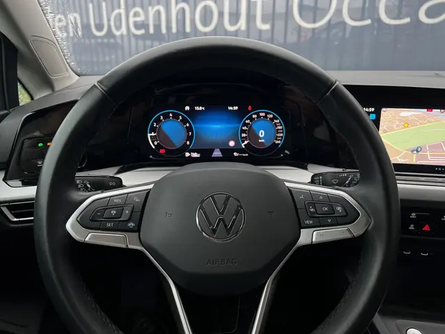 Volkswagen Golf Variant 1.0 TSI 110pk Life 2024 Benzine 12