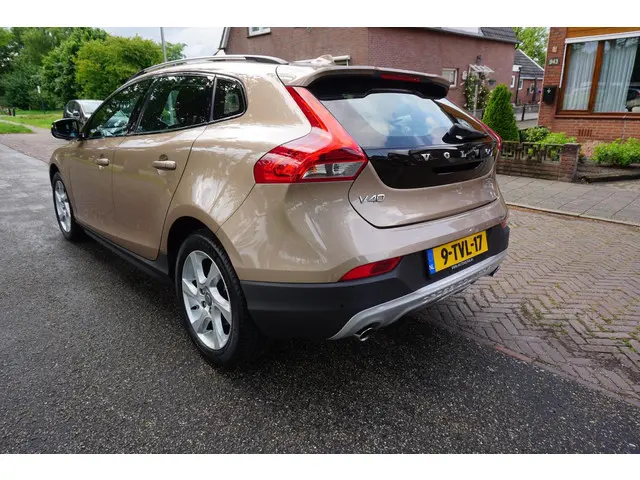 Volvo V40 3