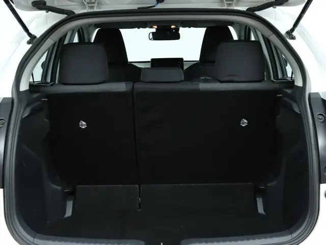 Toyota Yaris 1.5 Hybrid Dynamic 2021 Hybride Benzine 23