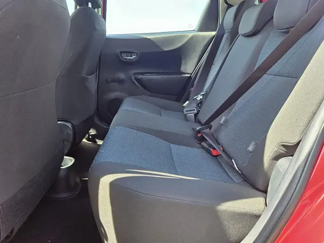 Toyota Yaris 1.0 VVT-i Aspiration 2013 Benzine 7