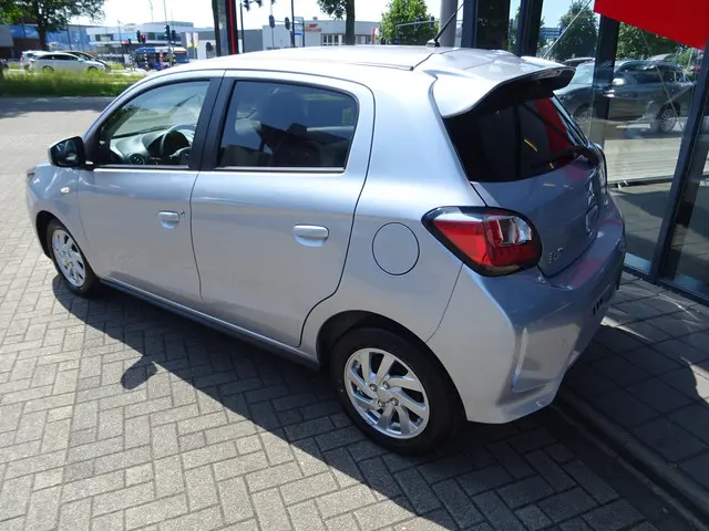 Mitsubishi Space Star 1.2 Dynamic *** ACTIE *** 2025 Benzine 7