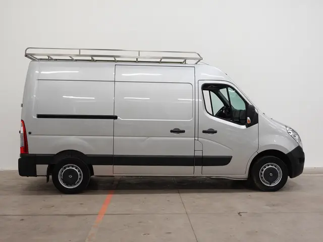 Renault Master L2H2 145PK 2020 Diesel 32