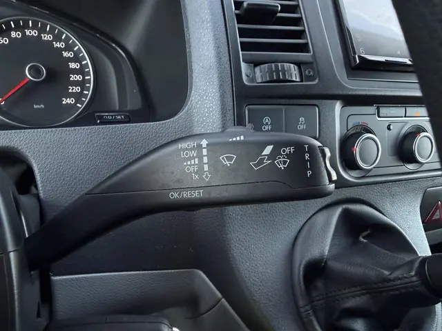 Volkswagen Transporter 2.0 TDI L1H1 2014 Diesel 13