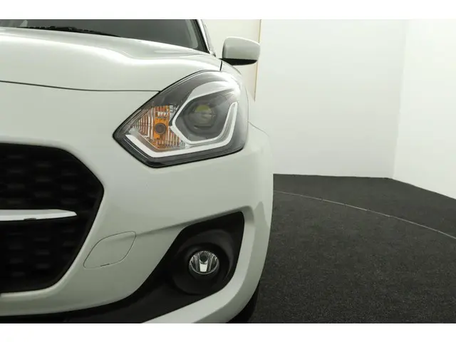 Suzuki Swift 1.2 Select Smart Hybrid 2022 Benzine 41