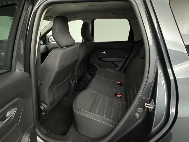 Dacia Duster 1.3 TCe 150 EDC Prestige 2021 Benzine 28