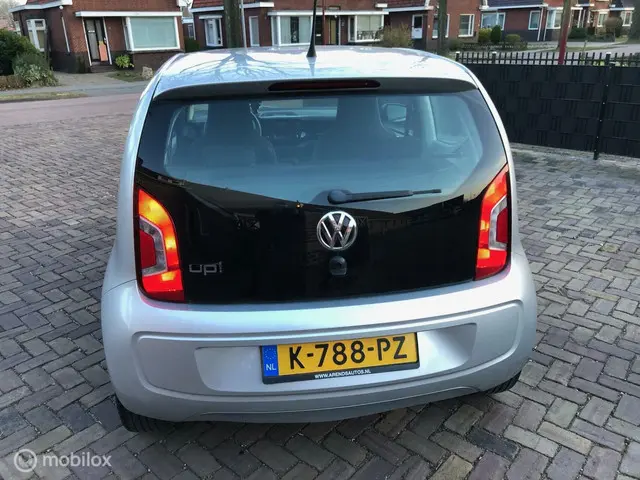 Volkswagen up! 1.0 move up! BlueMotion Nw APK 2013 Benzine 5