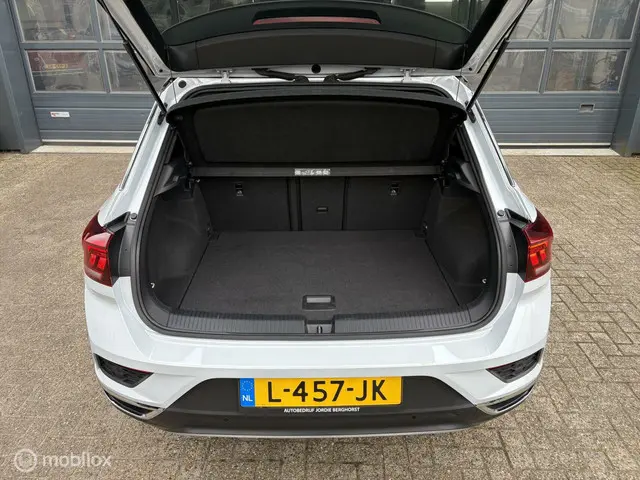Volkswagen T-Roc 1.5 TSI Sport 2021 Benzine 8