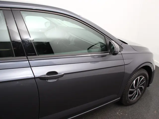 Volkswagen Polo 1.0 TSI DSG Life 2024 Benzine 31