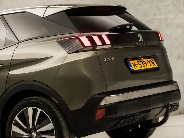 Peugeot 3008 1.2 PureTech Sport 2020 Benzine 9