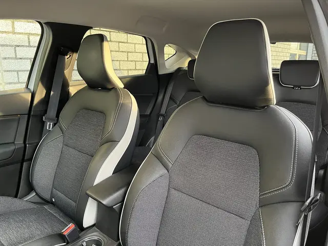 Renault Captur 1.0 TCe 90 Techno 2023 Benzine 28