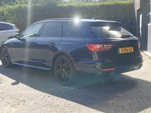 Audi A4 Avant 35 TFSI S edition 2023 Benzine