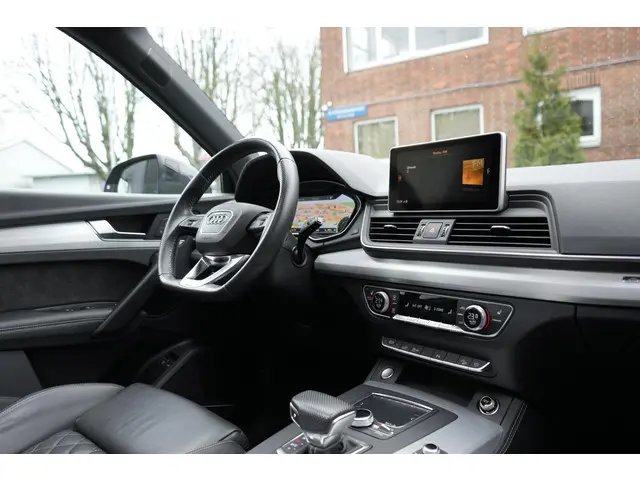 Audi Q5 55 TFSI e S Edition 2020 Hybride Benzine 31