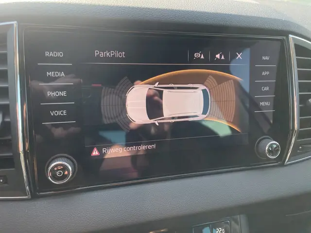 Škoda Karoq 1.0 TSI Clever Edition 2019 Benzine 18