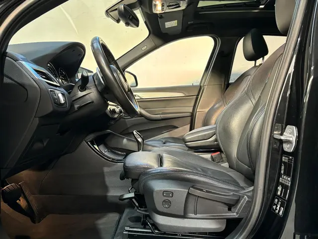 BMW X1 xDrive20i High Executive 2018 Benzine 15