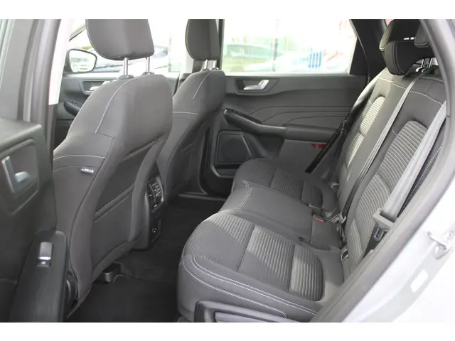 Ford Kuga 2.5 PHEV Titanium 2021 Hybride Benzine 24