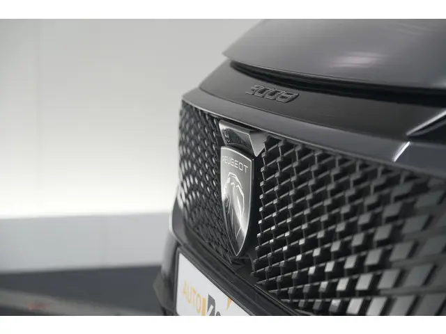 Peugeot 3008 1.2 Hybrid 136 GT 2025 Hybride Benzine 14