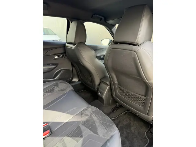 Peugeot 2008 1.2 PureTech GT|Focal|Automaat 2020 Benzine 32