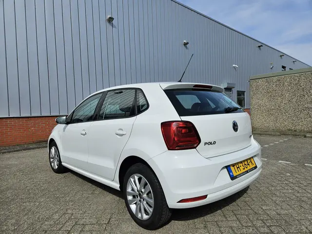 Volkswagen Polo 1.0 Cruise/Airco/5Deurs 2015 Benzine 2