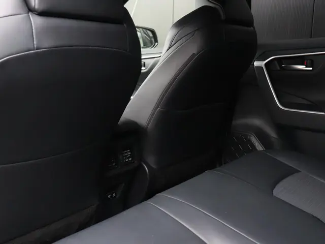 Toyota RAV4 2.5 Hybrid Style 2019 Hybride Benzine 35