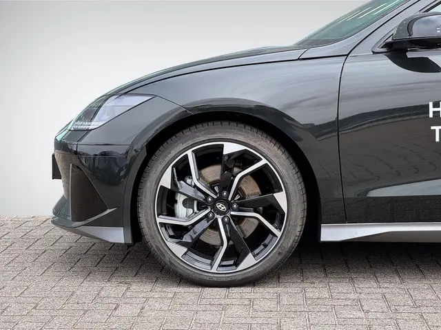 Hyundai IONIQ 6 Connect 77.4 kWh 2025 Elektrisch 8