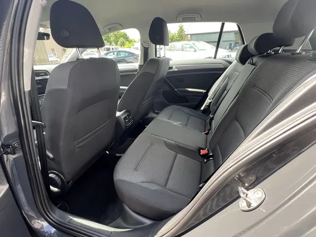Volkswagen e-Golf e-Golf 2017 Elektrisch 23
