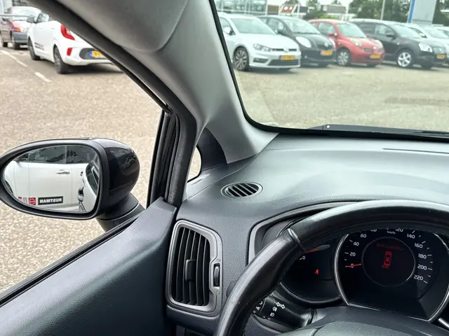 Kia Rio 1.2 CVVT World Cup Edition 2014 Benzine 53