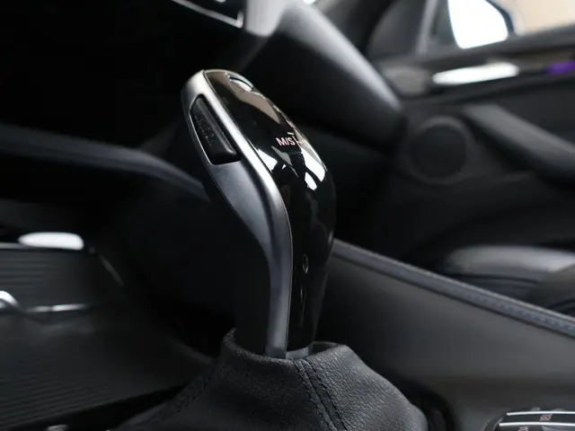 BMW X1 sDrive20i High Executive Edition 2021 Benzine 27