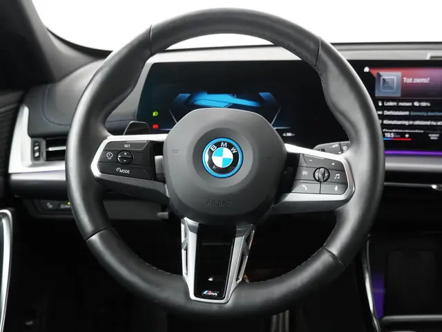 BMW iX1 xDrive30 Launch Edition 67 kWh 2024 Elektrisch 2