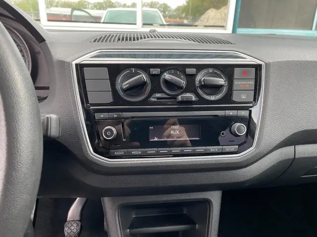 Volkswagen up! 1.0 Nieuwe APK ! 2017 Benzine 13