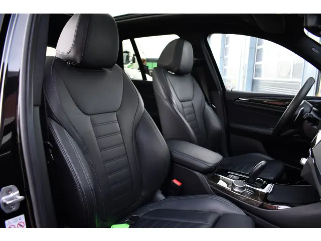 BMW X3 xDrive30i M-Sport 2018 Benzine 56