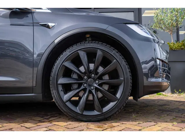 Tesla Model X 100D 7p.|Navi|Leder|22'' 2018 Elektrisch 9