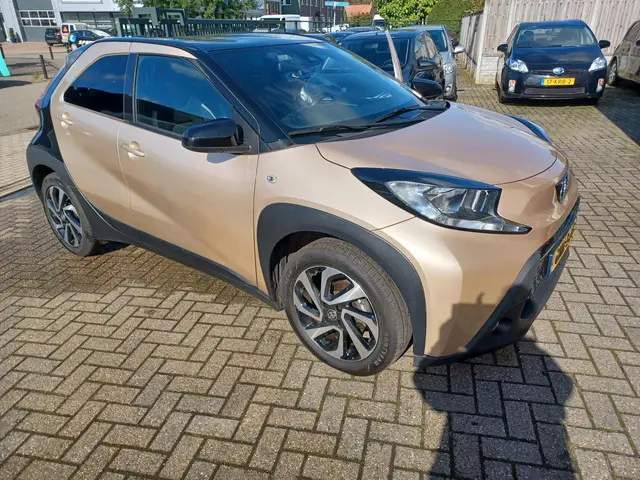 Toyota Aygo X 1.0 VVT-i S-CVT envy 2023 Benzine 4