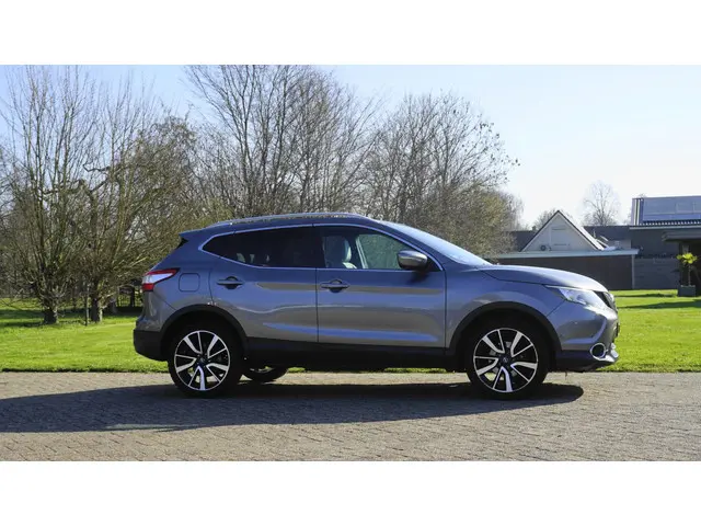 Nissan QASHQAI 1.2 Tekna 2015 Benzine 4