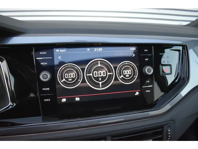 Volkswagen Polo 2.0 TSI GTI 200pk 2018 Benzine 21