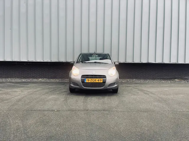 Suzuki Alto 1.0 Celebration EASSS 2015 Benzine 5