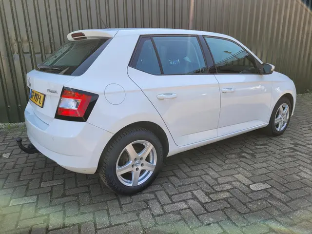 Škoda Fabia 1.0 First Edition Ambition 2015 Benzine 6