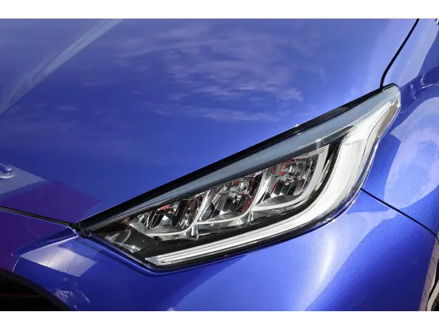 Toyota Yaris 1.5 Hybrid 115 Dynamic, 2025 Hybride Benzine 32