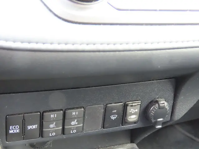 Toyota RAV4 2.0 Style 4WD *Navi *Camera 2015 Benzine 17